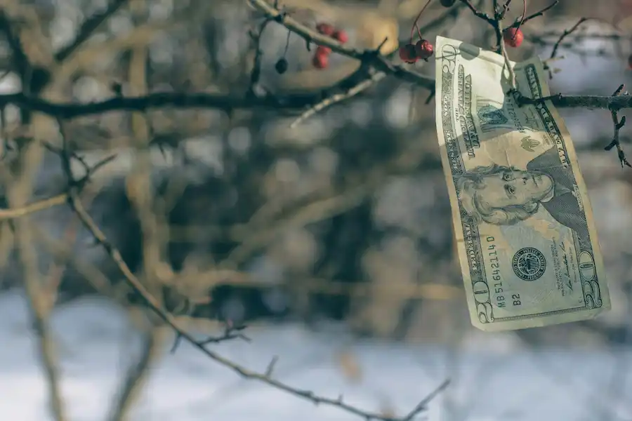 El dinero y porque nos mantenemos endeudados