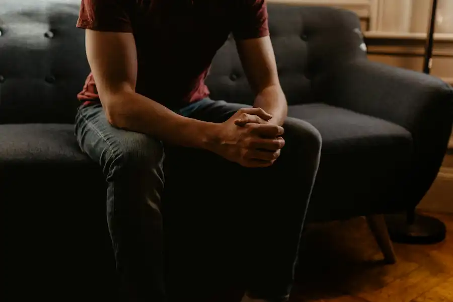 Ahorrar es difícil, pero vivir sin dinero lo es más ahorrar es dificil y los problemas economicos tambien por no tener dinero